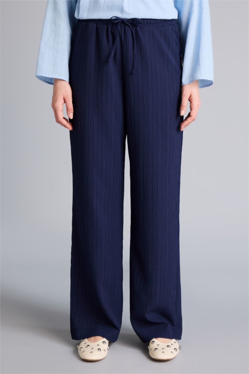 Kadın Lacivert Regular Fıt Gofre Dokulu Pantolon