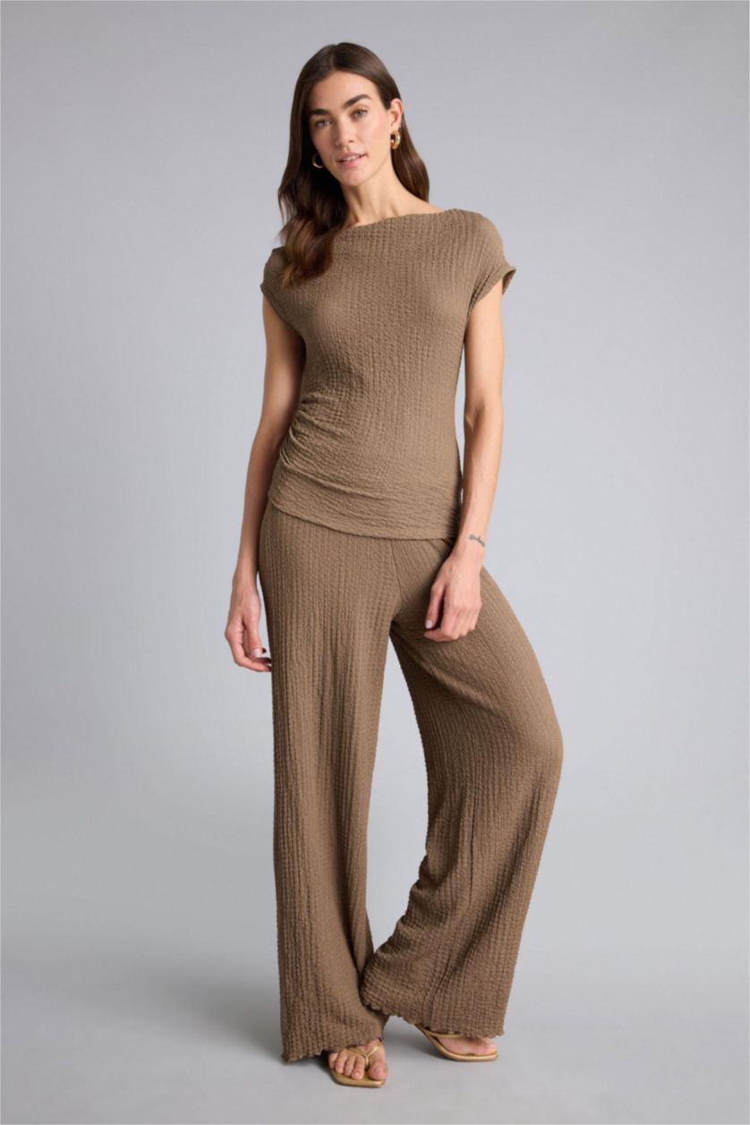 Woman Light Brown تيشيرت نص ردن سليم فيت بكتف واحد