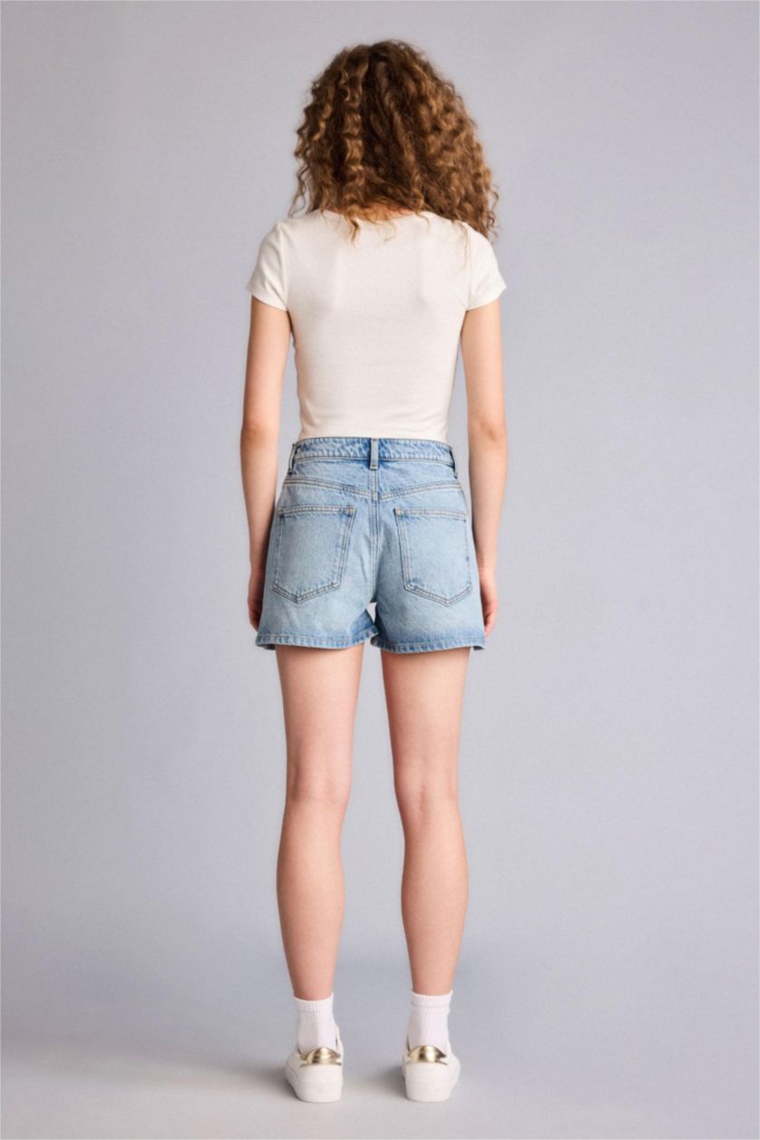 Kadın Açık Mavi Mom Fıt Jean Şort