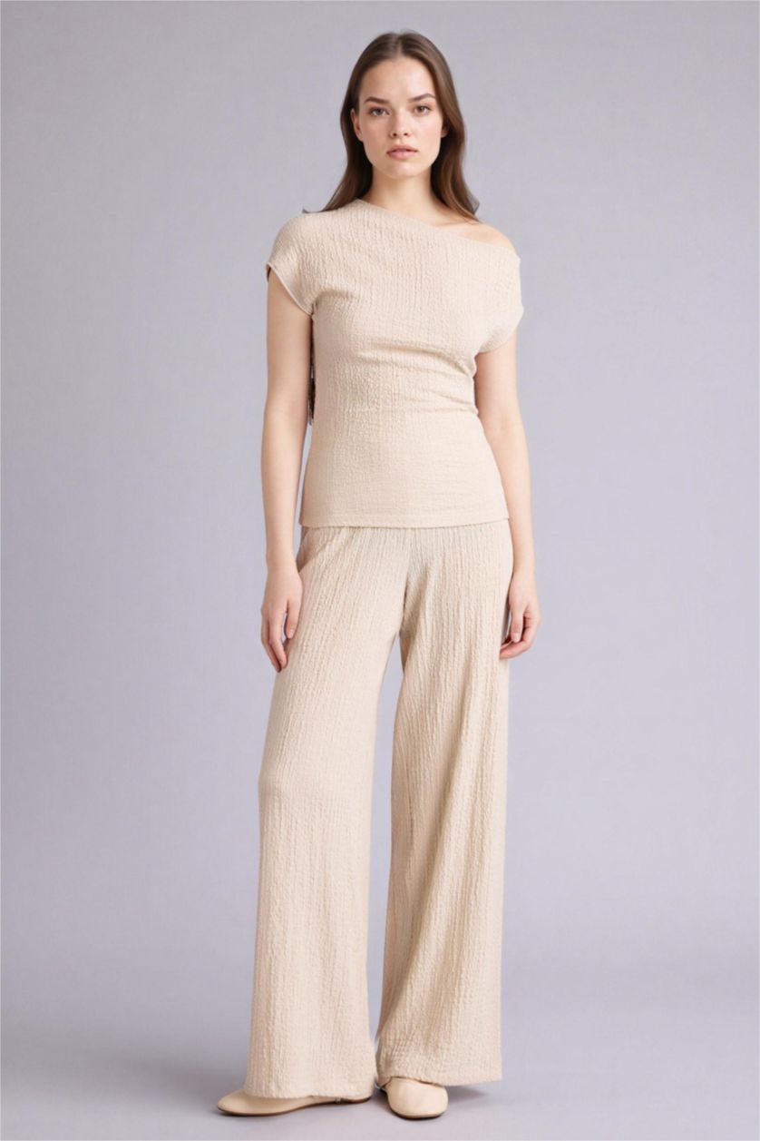 FEMME Beige T-shirt froissé à une épaule Coupe slim