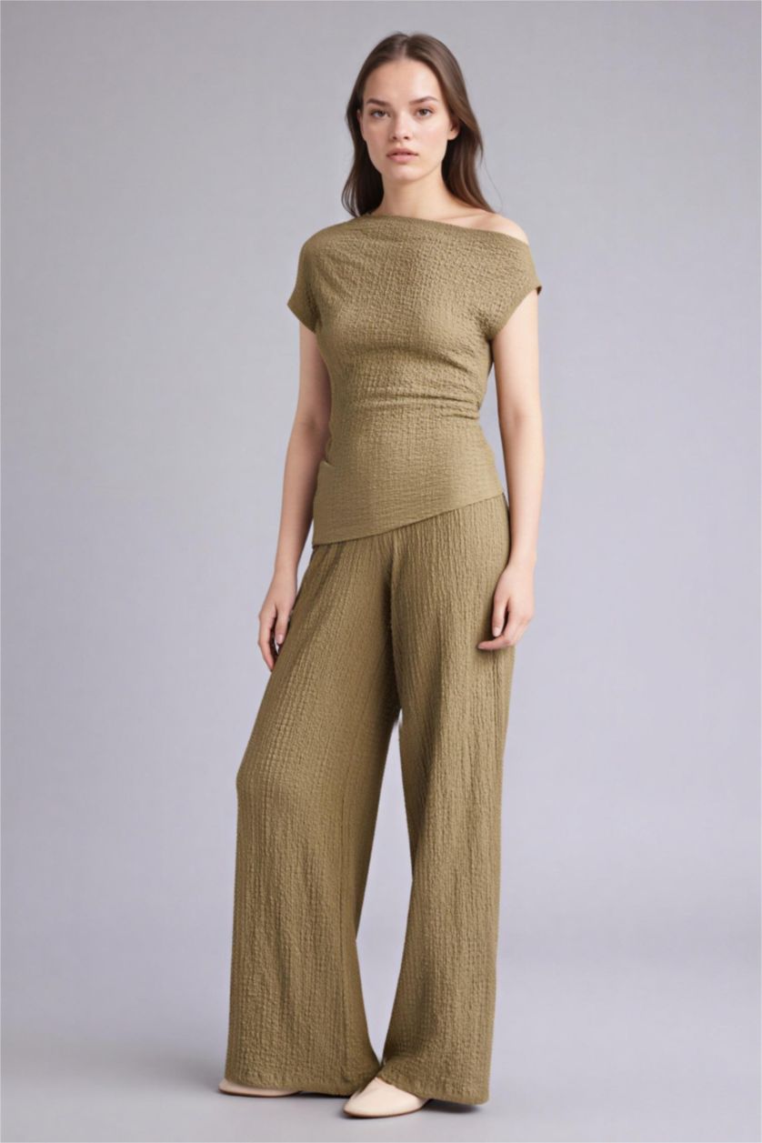 FEMME Kaki T-shirt froissé à une épaule Coupe slim