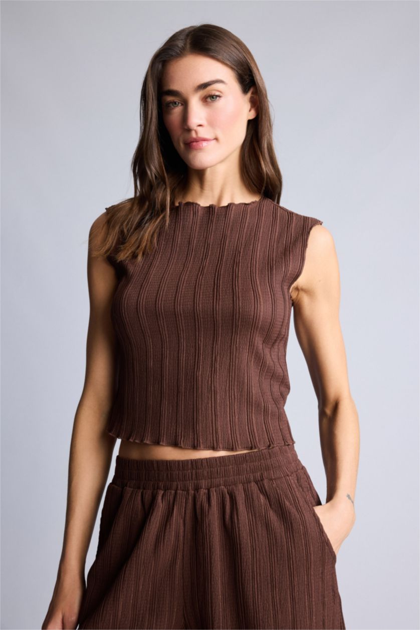 Женщины Коричневый Майка Slim Fit из ткани букле с круглым вырезом