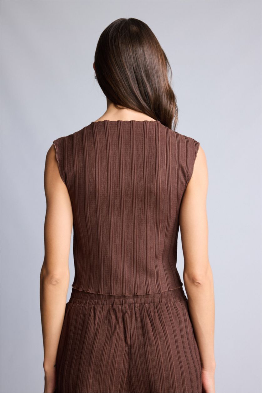 Женщины Коричневый Майка Slim Fit из ткани букле с круглым вырезом