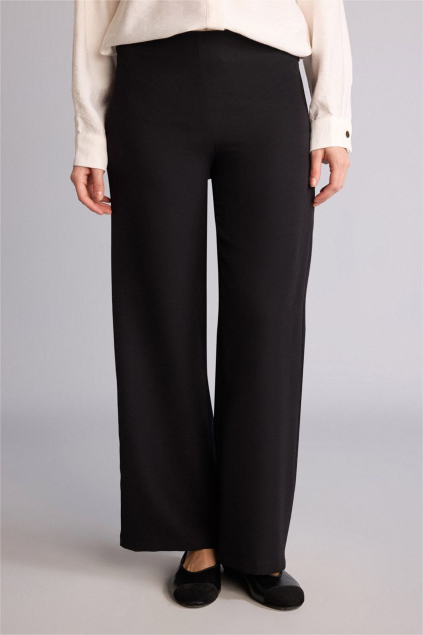 Kadın Siyah Regular Fit Geniş Paça Pantolon