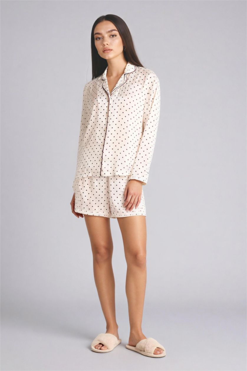 حريمي بيج فاتح طقم ستان قصة عادية كم طويل - قطعتين