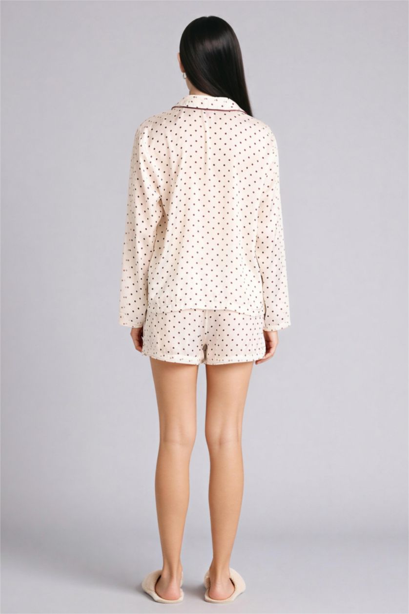 حريمي بيج فاتح طقم ستان قصة عادية كم طويل - قطعتين