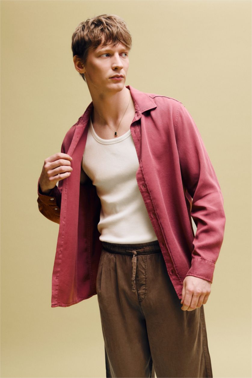 رجال خمري فاتح Premium Tencel Shirt