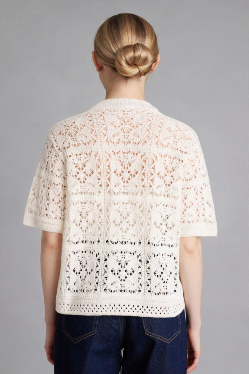 نساء بيج فاتح سترة تريكو قصة عادية برقبة مستديرة