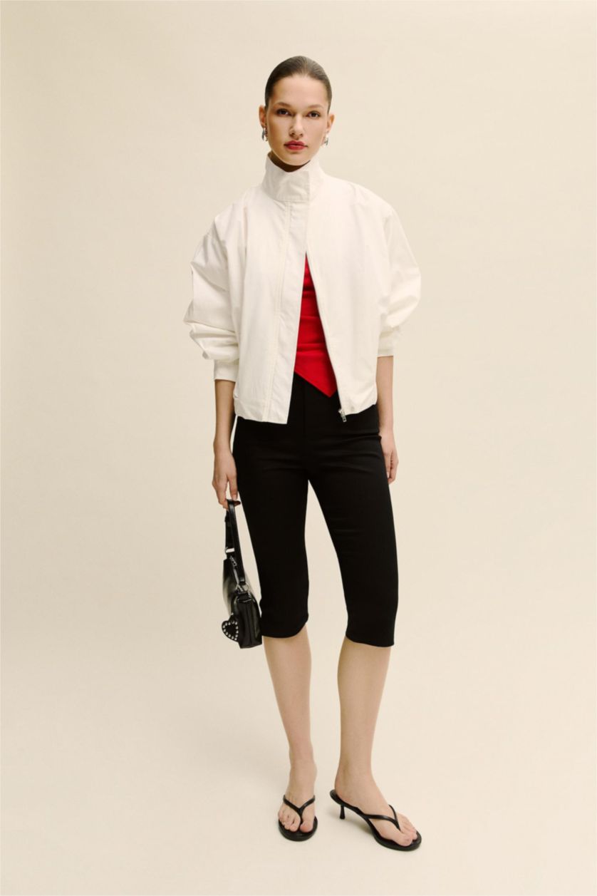 نساء بيج فاتح جاكيت بوبلين بالون فيت بياخة عالية