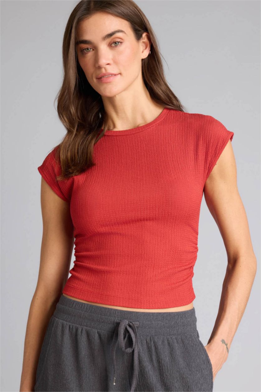 Женщины Красный Футболка Slim Fit из ткани букле с круглым вырезом и коротким рукавом