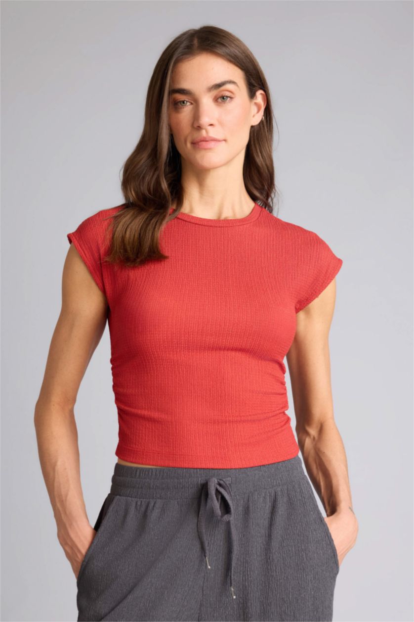 Женщины Красный Футболка Slim Fit из ткани букле с круглым вырезом и коротким рукавом