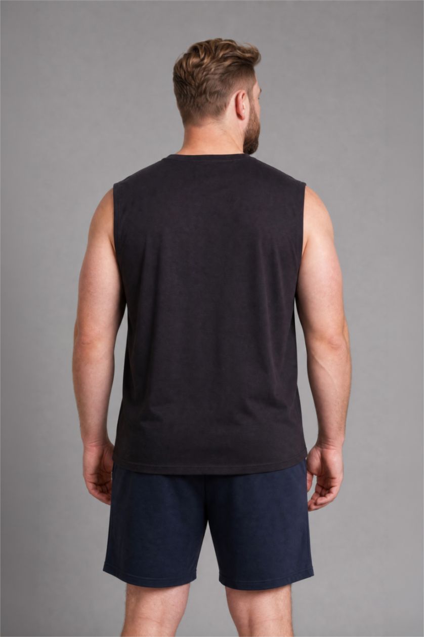 Man Black Boxy Fit Crew Neck Sleeveless Tank Top