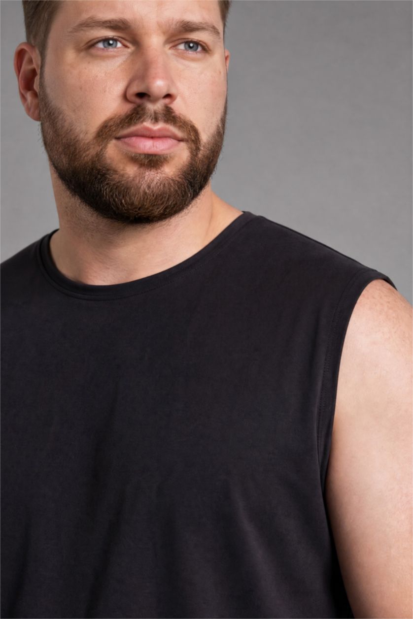 Man Black Boxy Fit Crew Neck Sleeveless Tank Top