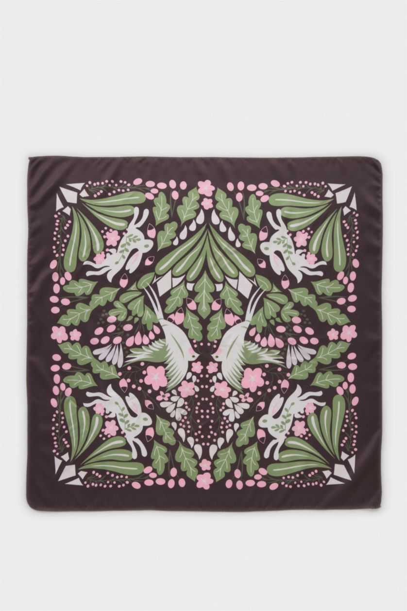 Woman Dark Brown Woman Floral Foulard
