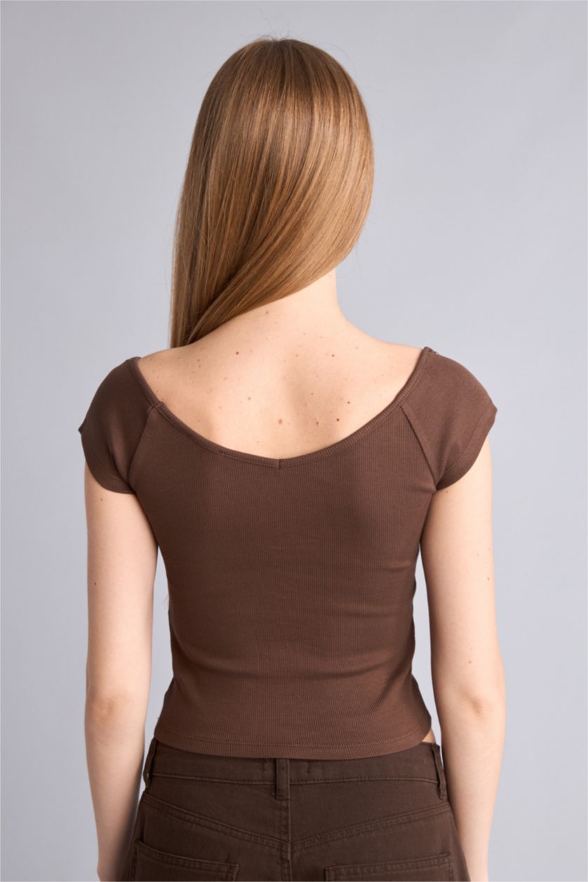 Kadın Kahve Fitted V Yaka Kaşkorse Tişört