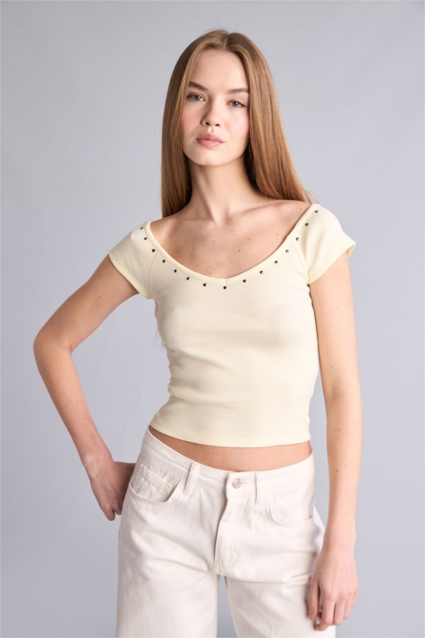 Kadın Ekru Kaşkorse Kısa Kollu Tişört