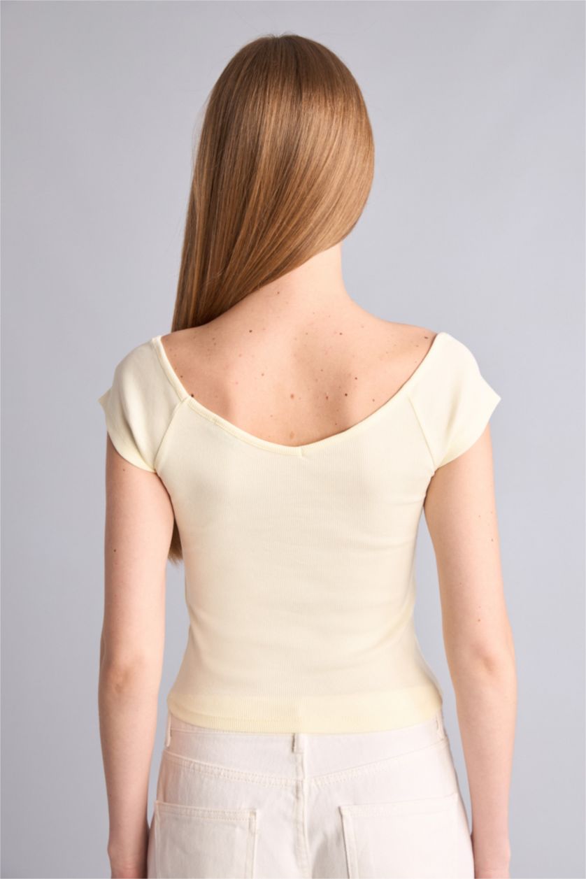 Kadın Ekru Kaşkorse Kısa Kollu Tişört