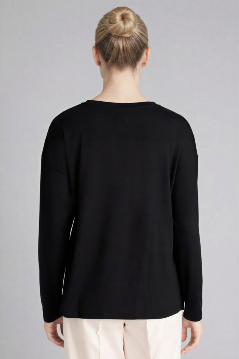 WOMAN Black تيشيرت كم طويل قصة مريحة وياقة مستديرة