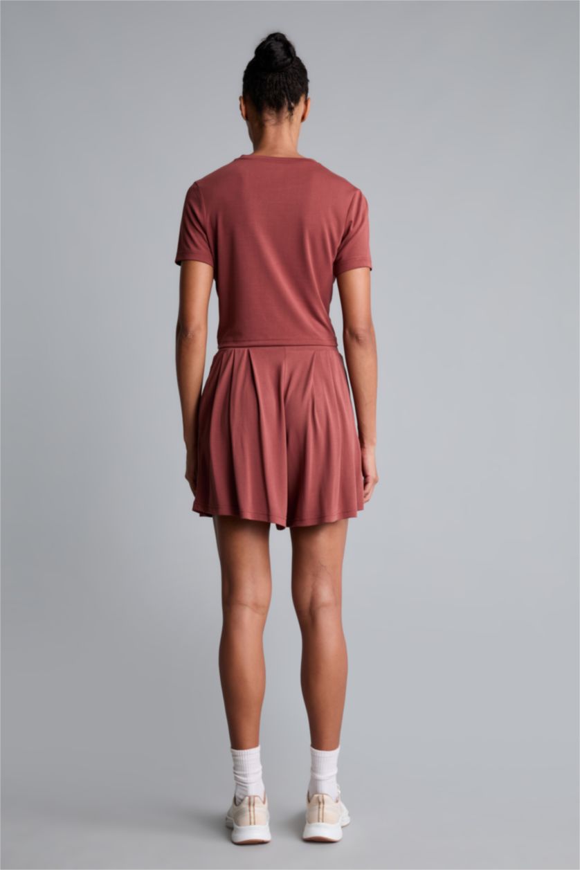 نساء خمري Standard Fit modal