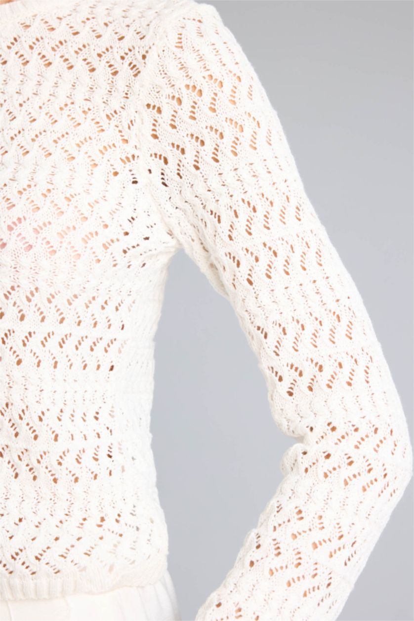 Woman Ecru Regular Fit Crew Neck Cardigan