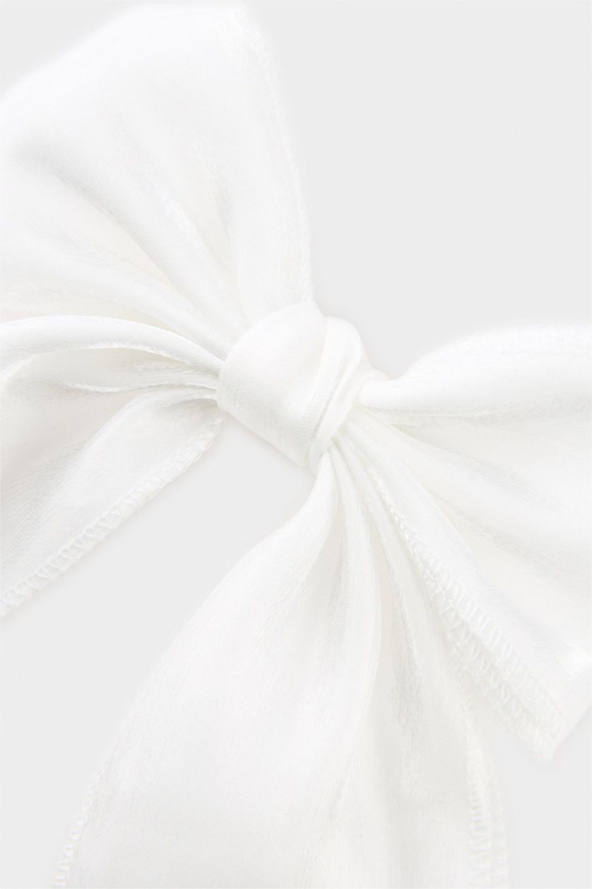 GIRLS & TEENS White Girl Ribbon Hair Clips