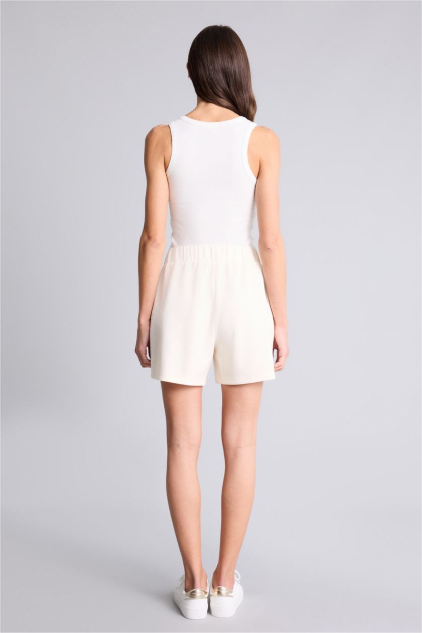 نساء بيج فاتح Relax Fit modal