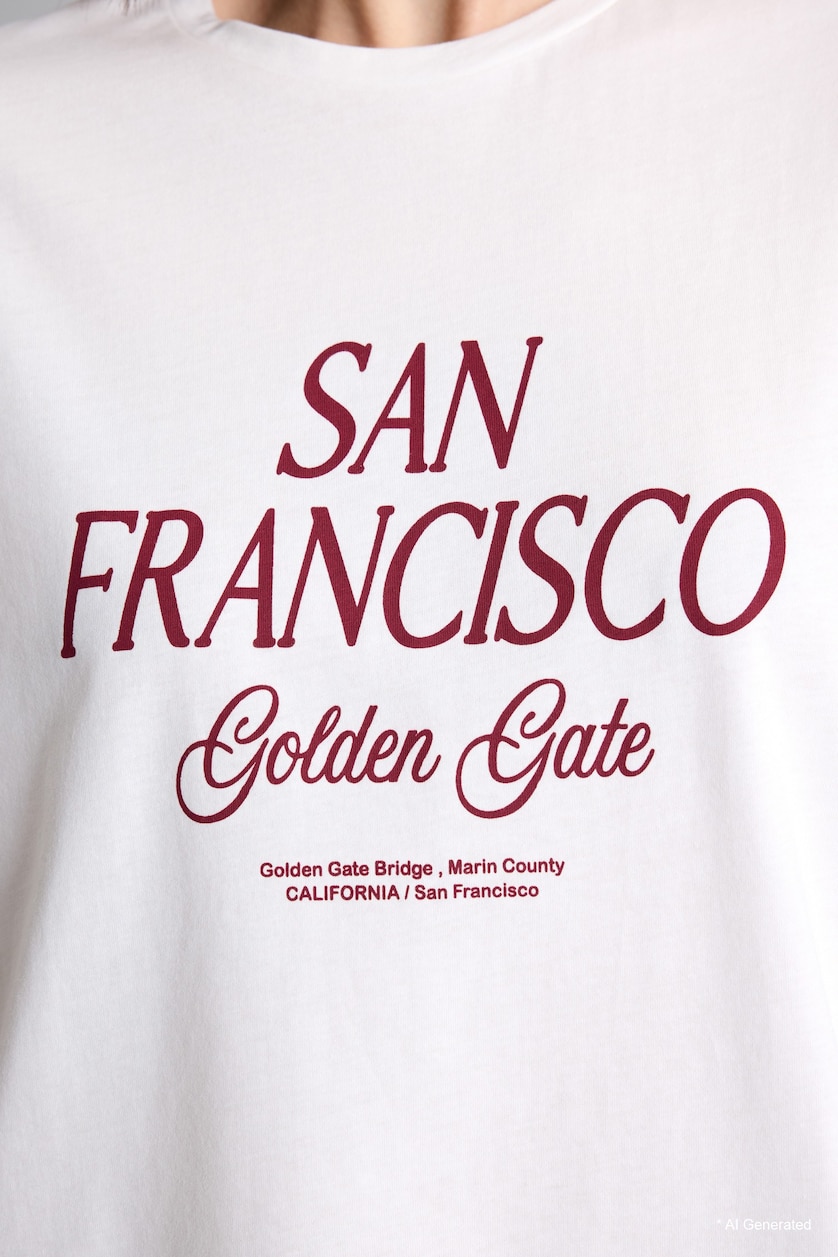FEMME Écru T-shirt écru à col rond et manches courtes avec imprimé Coupe régulière