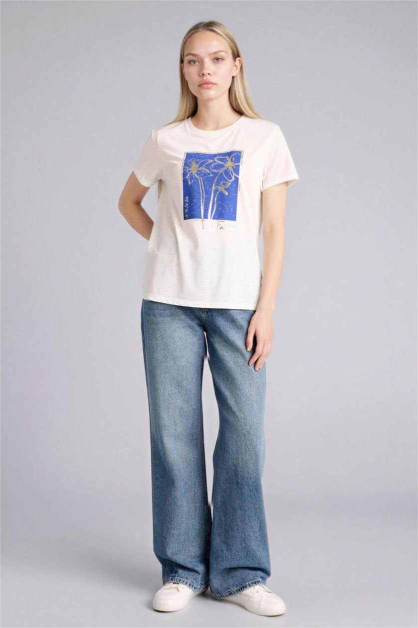 Kadın Ekru Regular Fıt Bisiklet Yaka Çiçekli Kısa Kollu Tişört