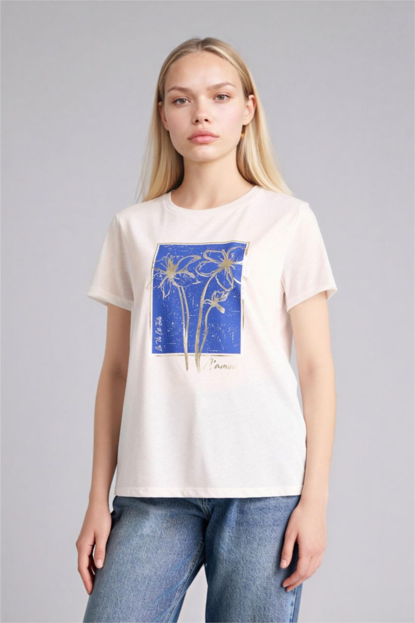 Kadın Ekru Regular Fıt Bisiklet Yaka Çiçekli Kısa Kollu Tişört