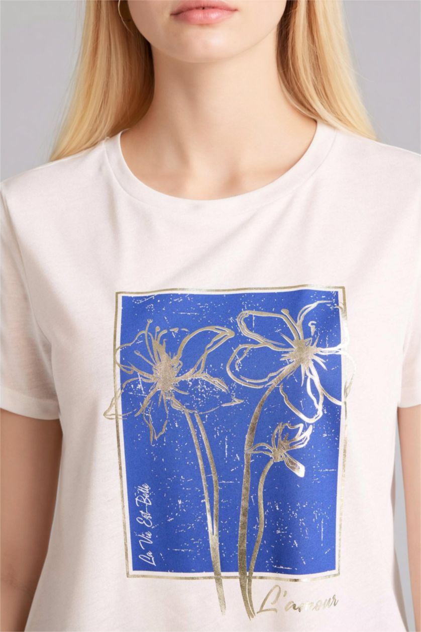 Kadın Ekru Regular Fıt Bisiklet Yaka Çiçekli Kısa Kollu Tişört