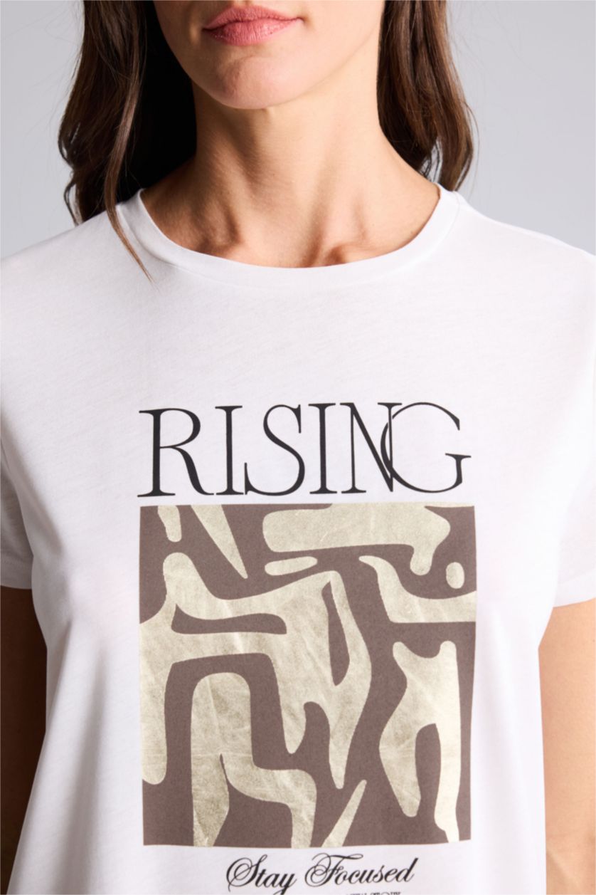 Kadın Ekru Regular Fıt Baskılı Tişört