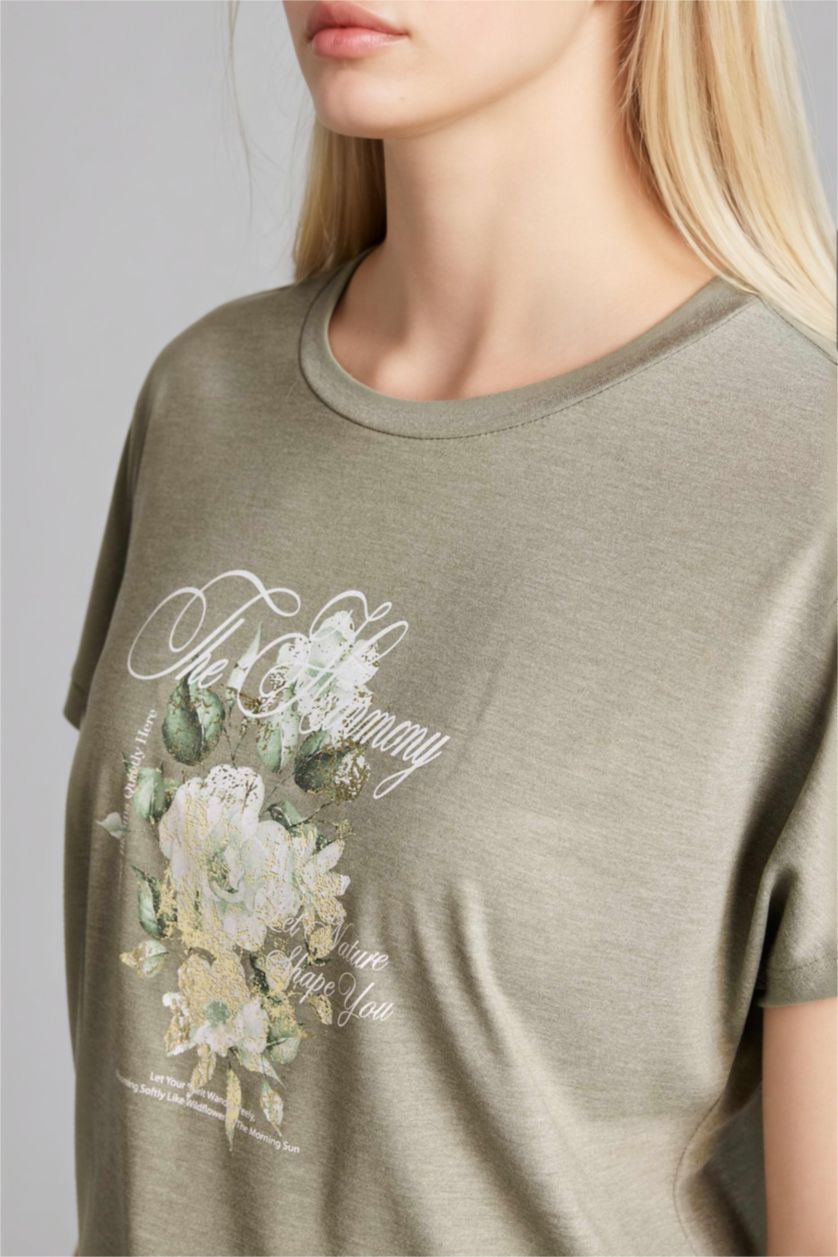 Woman Green تيشيرت نص ردن فلورال وياخة مستديرة
