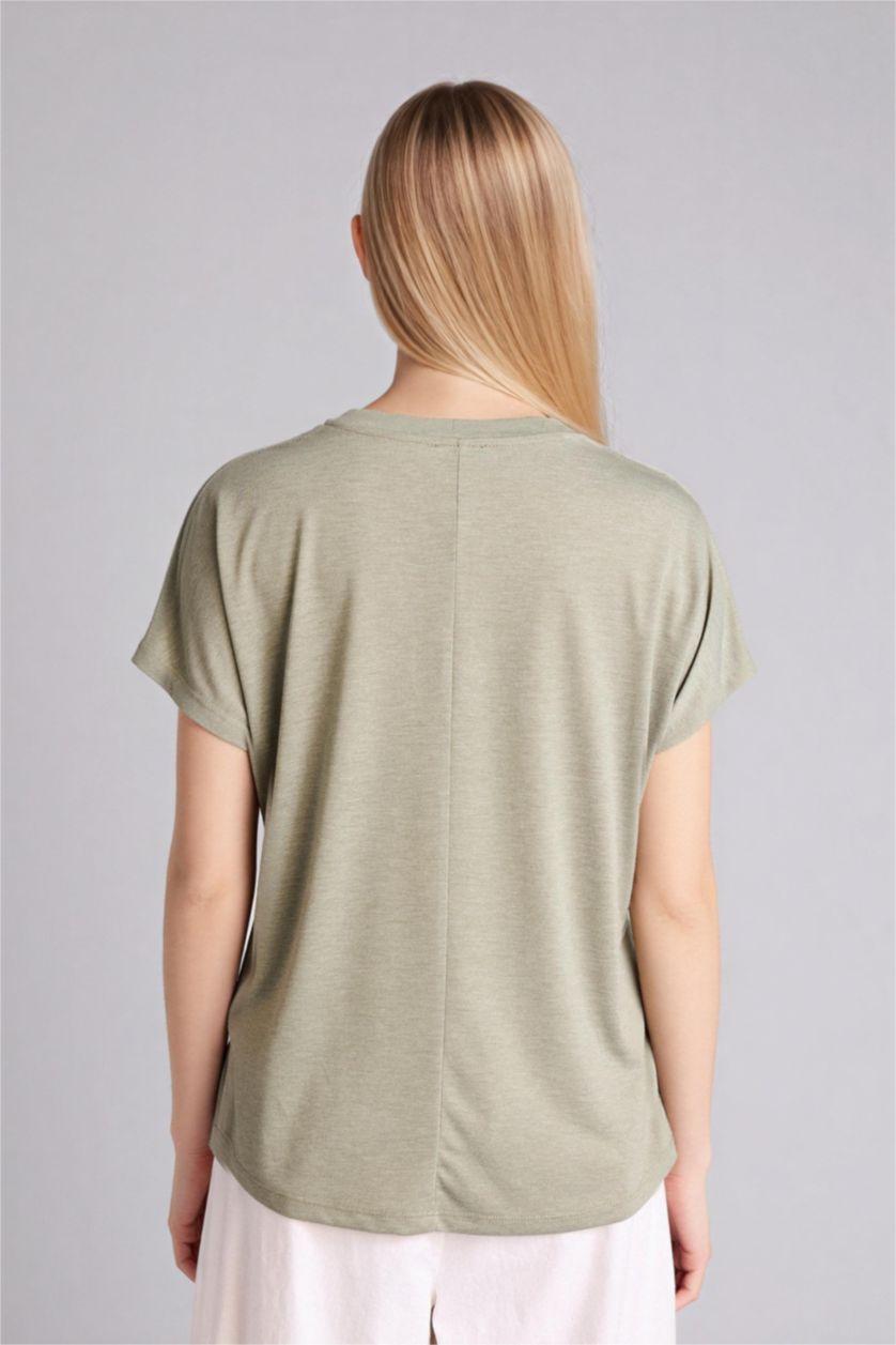 Woman Green تيشيرت نص ردن فلورال وياخة مستديرة