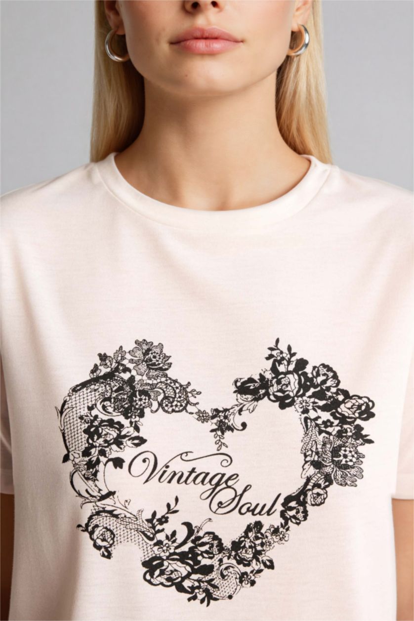 Kadın Ekru Regular Fıt Bisiklet Yaka Çiçekli Kısa Kollu Tişört