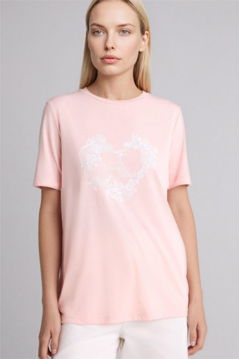 Әйелдерге Ашық Қызғылт Футболка Regular Fit с круглым вырезом цветочным принтом и коротким рукавом