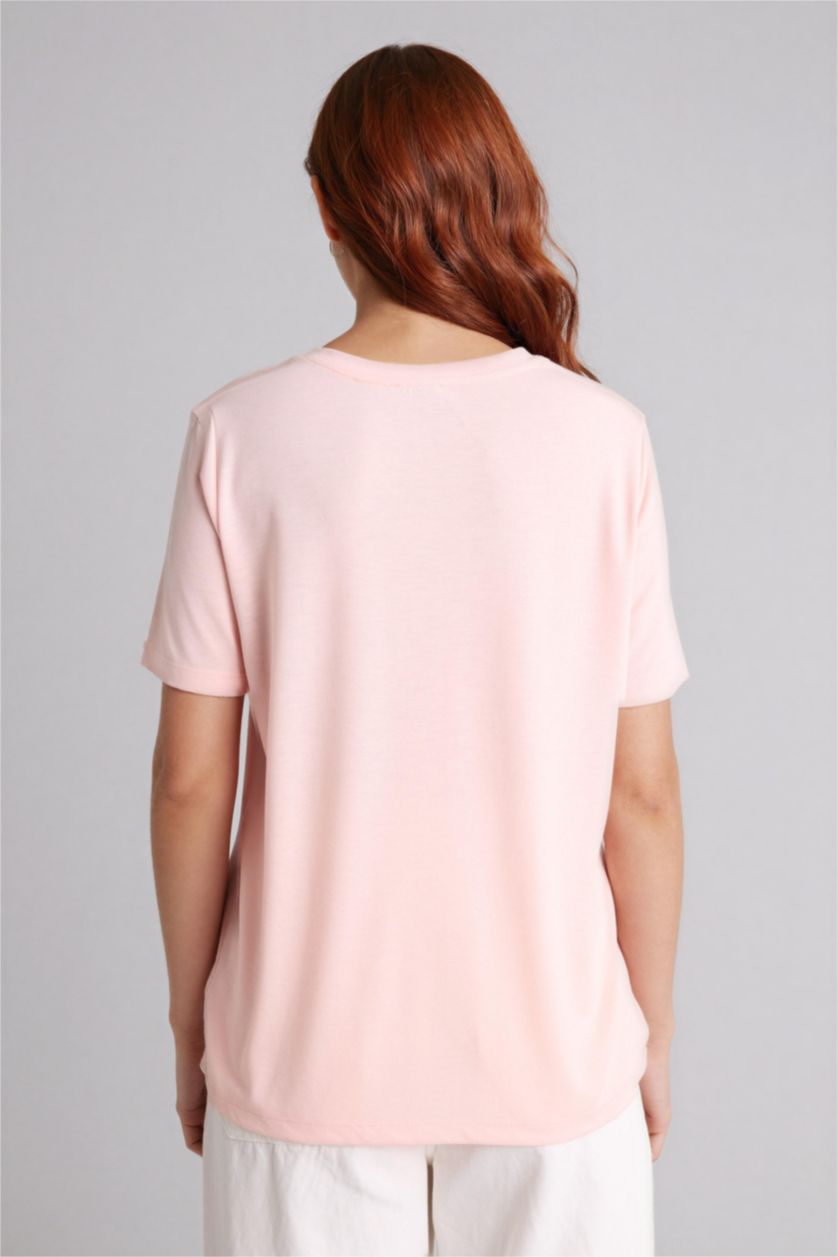 Woman Light Pink تيشيرت نص ردن فلورال قصة عادية وياخة مستديرة