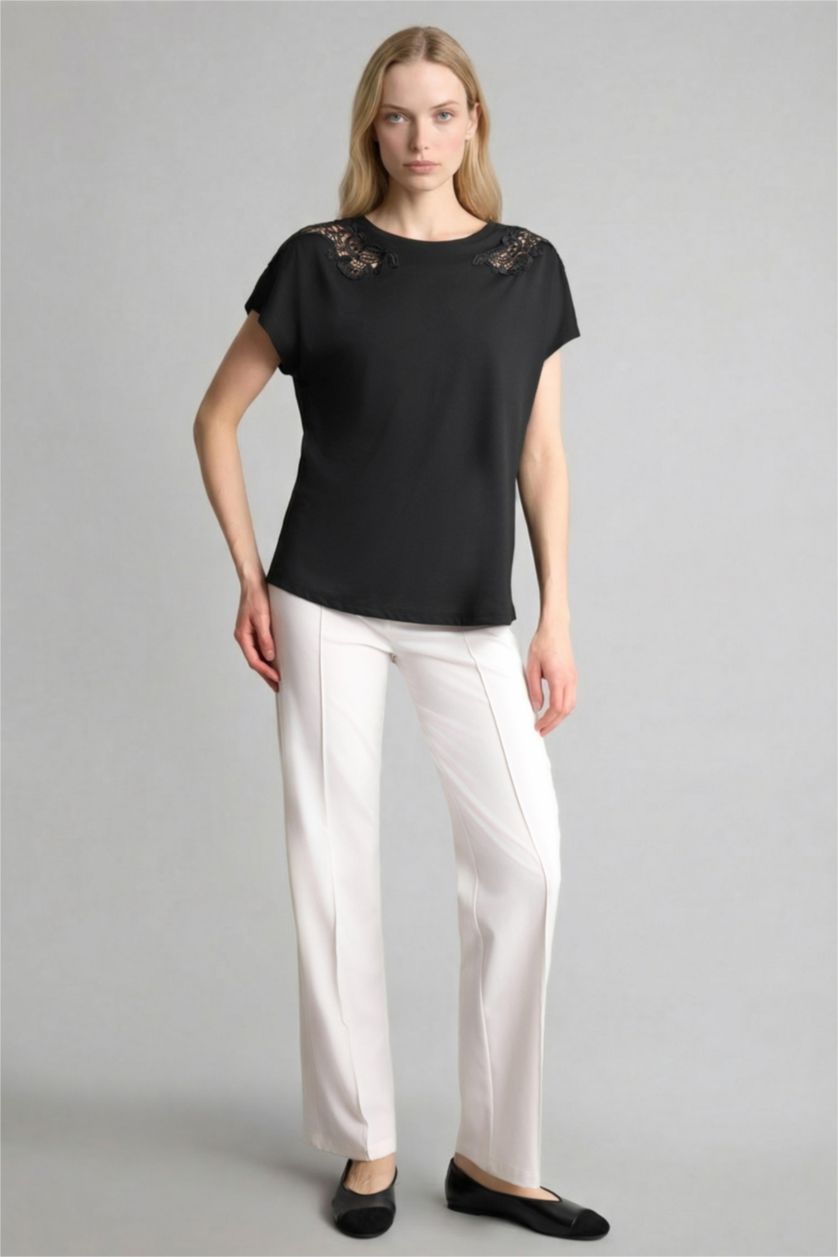 Woman Black Regular Fit Short Sleeve T-Shirt