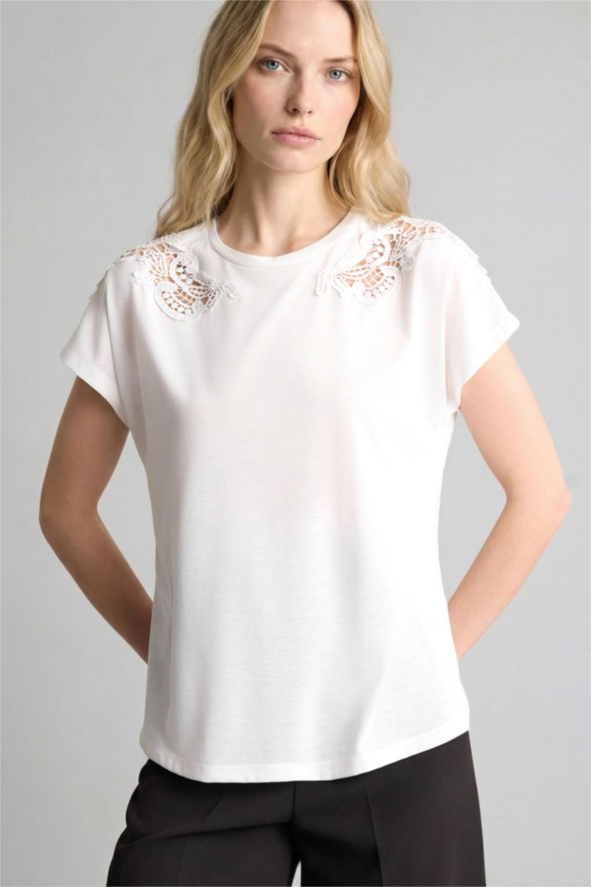 Kadın Ekru Regular Fit Kısa kollu Tişört