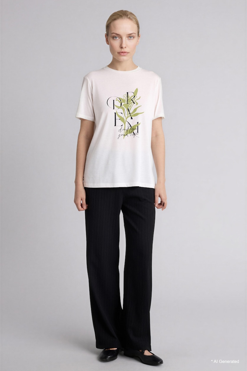 Woman Ecru Regular Fit Crew Neck Floral T-Shirt