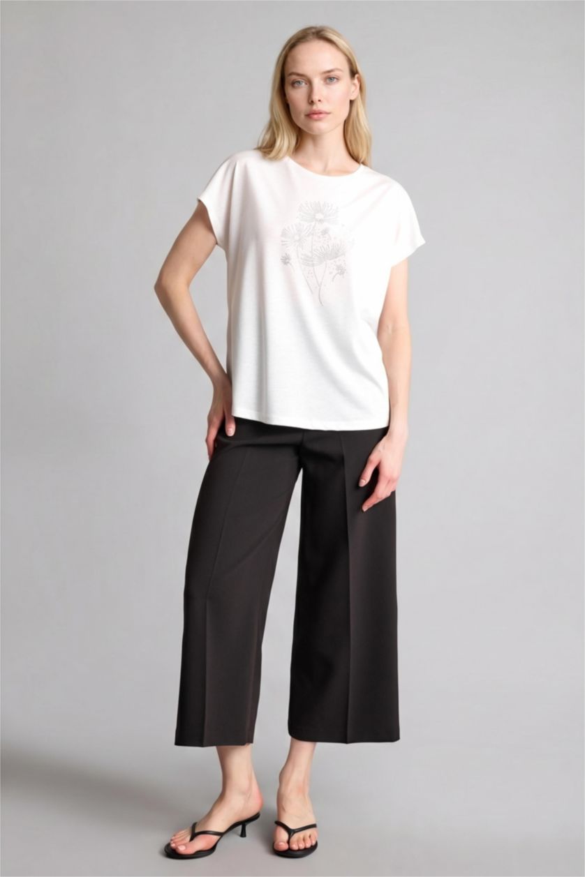 Kadın Ekru Bisiklet Yaka Taş Baskılı Kısa Kollu Tişört