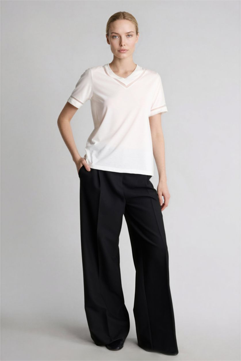 Kadın Ekru Regular Fit V Yaka Tişört