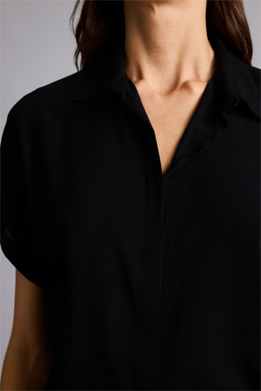 Kadın Siyah Regular Fıt Gömlek Yaka Kısa Kollu Gömlek