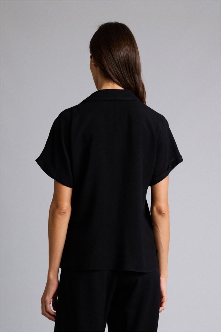 Kadın Siyah Regular Fıt Gömlek Yaka Kısa Kollu Gömlek