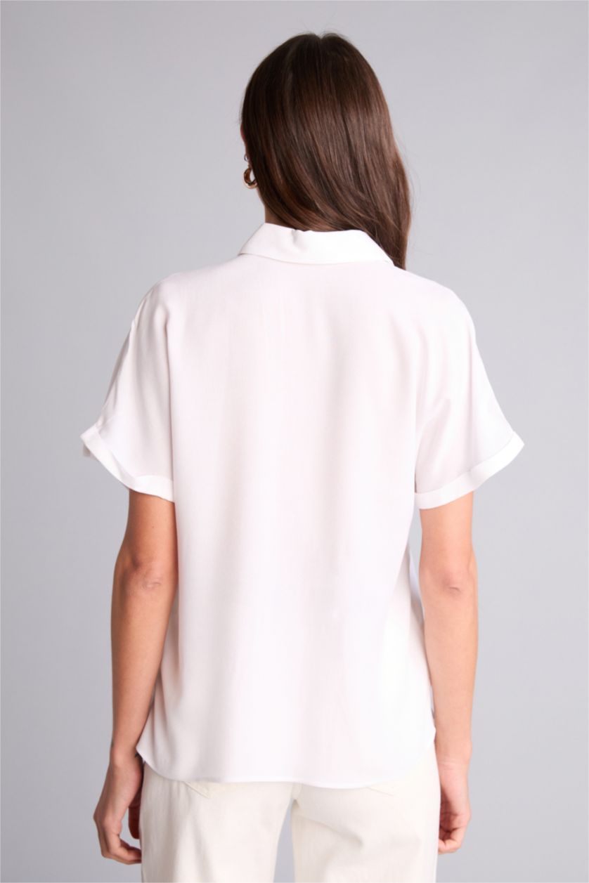 Kadın Beyaz Regular Fıt Gömlek Yaka Kısa Kollu Gömlek