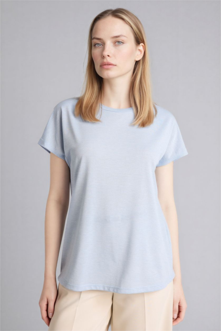 Kadın Açık Mavi Kısa Kollu Tişört