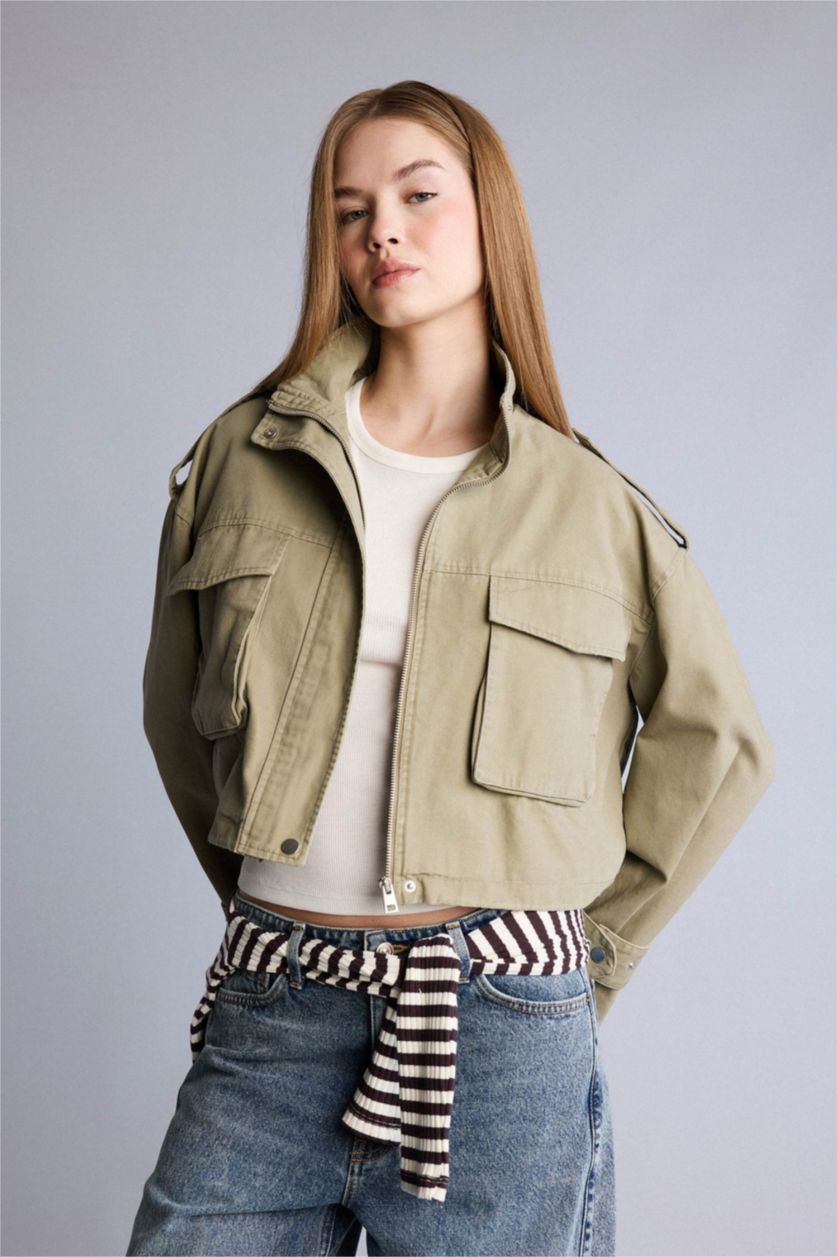 Kadın Açık Haki Fermuarlı Kısa Pamuklu Mont