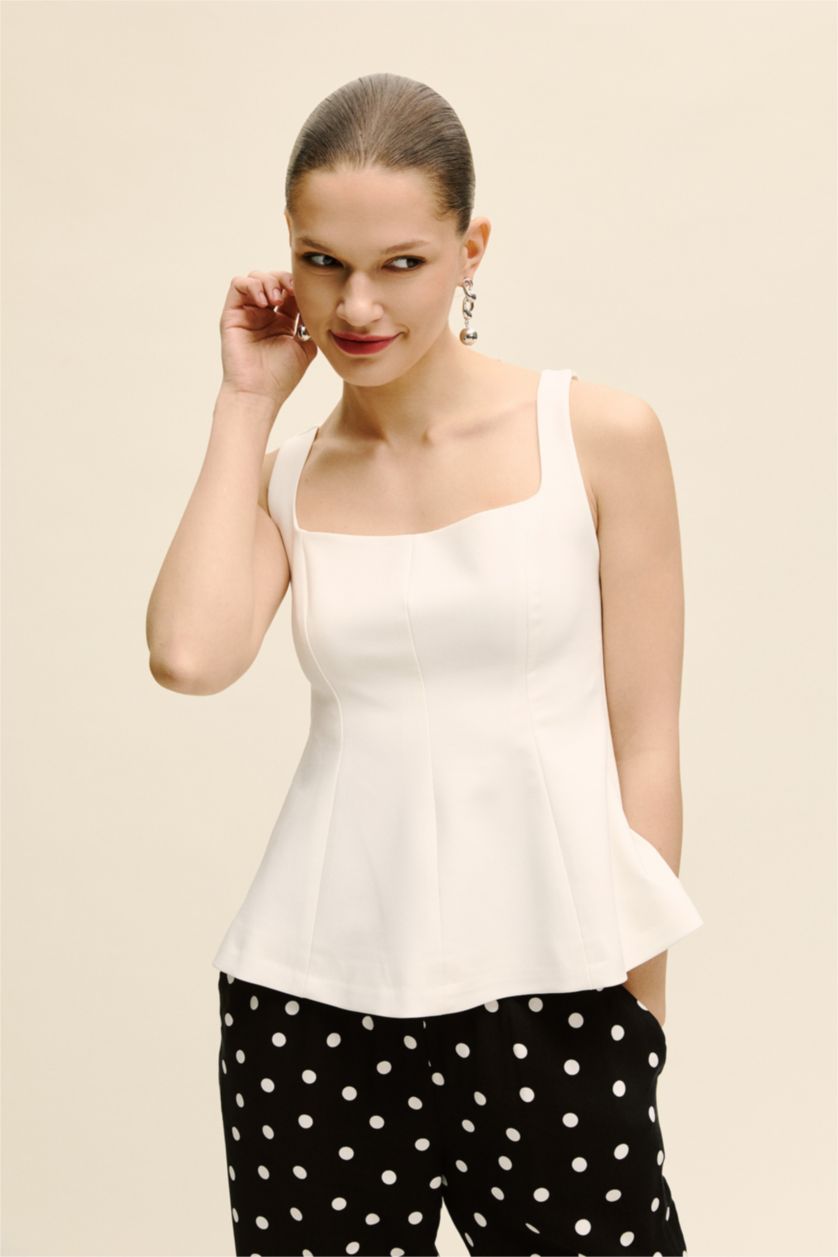 Woman Ecru Slim Fit Square Collar Sleeveless Blouse