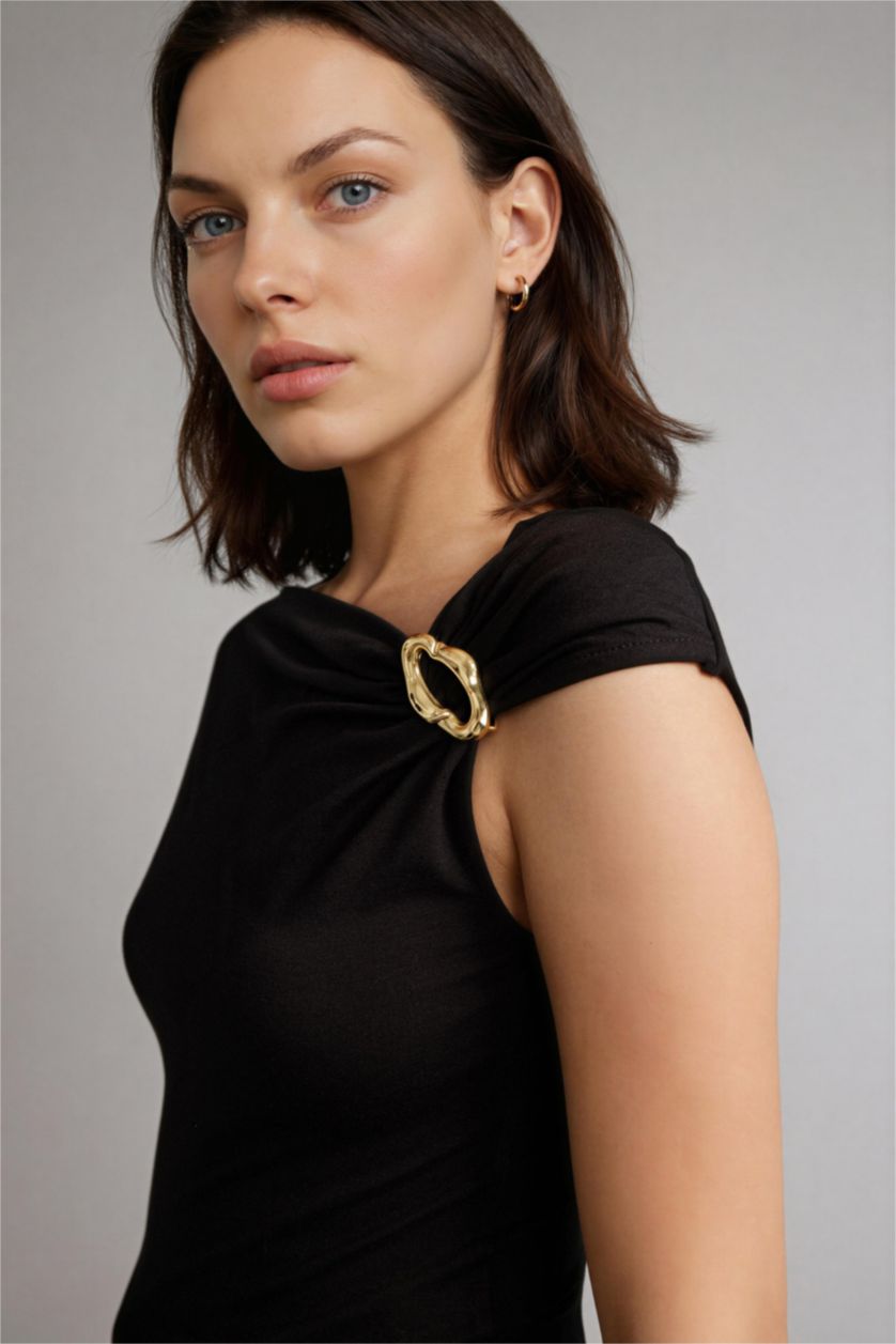 Kadın Siyah Slım Fıt Kayık Yaka Kısa Kollu Tişört