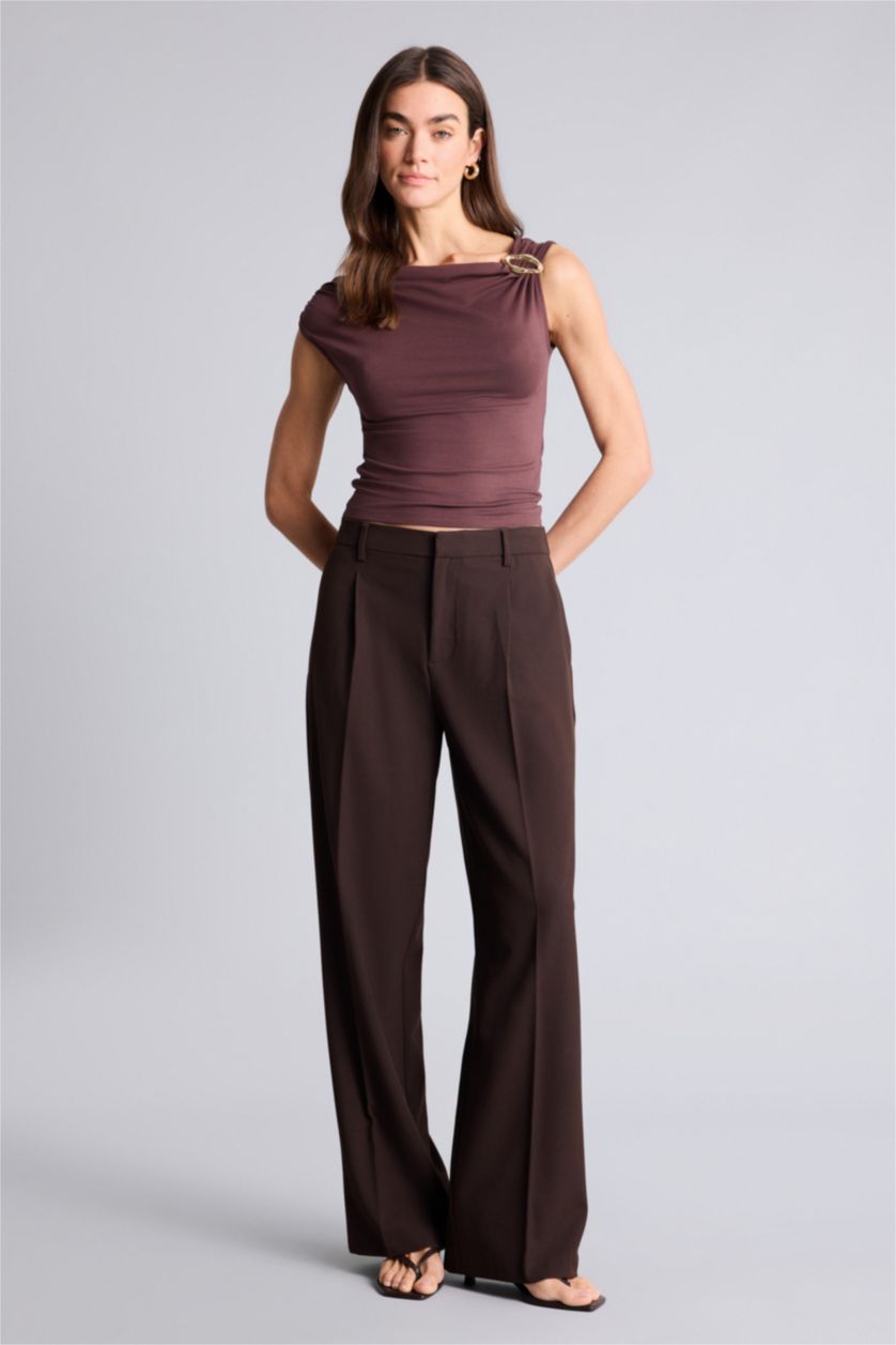 Woman Brown تيشيرت نص ردن سليم فيت وياخة مدرزة