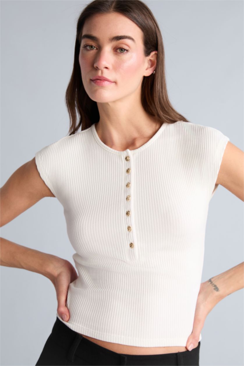 Kadın Ekru Slim Fit Kaşkorse Tişört